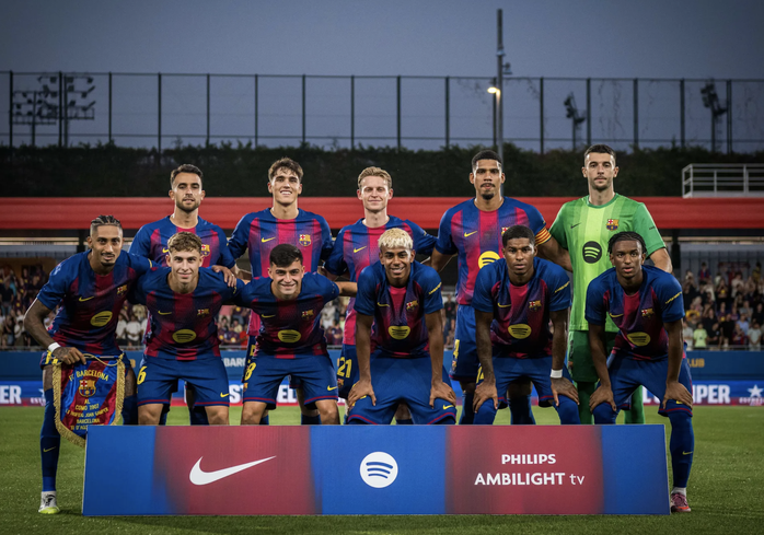 Thắng đậm Como, Barcelona có danh hiệu đầu mùa cúp Joan Gamper  - Ảnh 1.