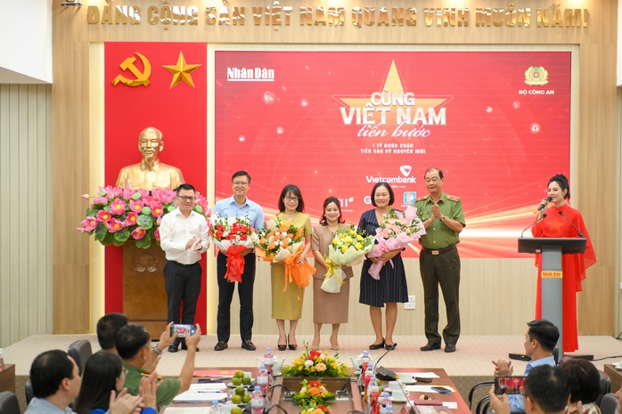 Đi bộ toàn quốc "Cùng Việt Nam tiến bước" - Ảnh 3.