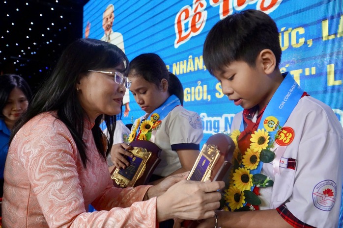 Đồng Nai tiếp tục nâng cao chất lượng cuộc sống của người lao động- Ảnh 2. Đồng Nai tiếp tục nâng cao chất lượng cuộc sống của người lao động- Ảnh 2.