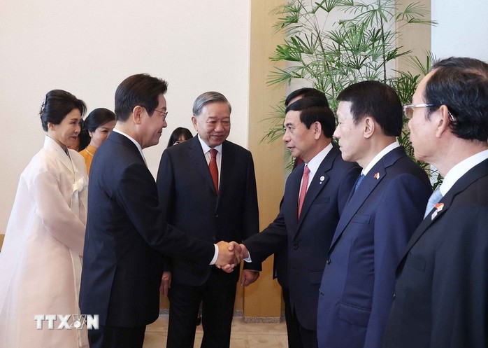 21 loạt đại bác chào mừng Tổng Bí thư Tô Lâm và phu nhân thăm cấp Nhà nước Hàn Quốc - Ảnh 10.