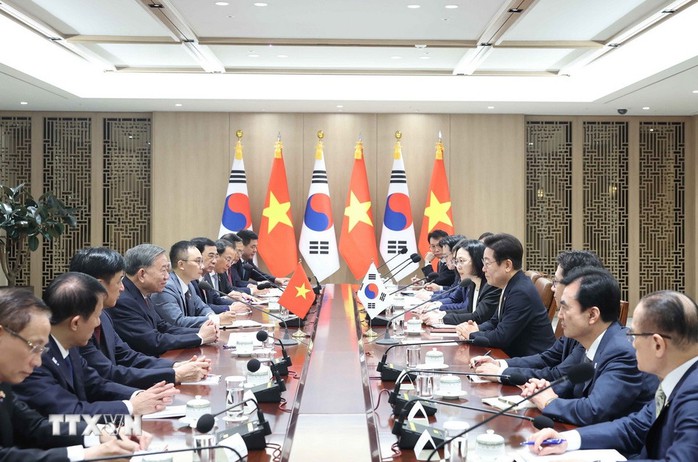 21 loạt đại bác chào mừng Tổng Bí thư Tô Lâm và phu nhân thăm cấp Nhà nước Hàn Quốc - Ảnh 19.