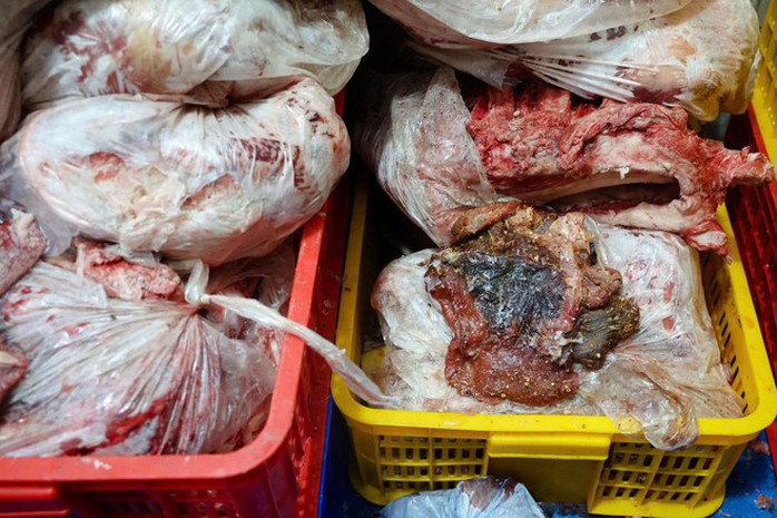 “Hô biến” hàng ngàn tấn thịt trâu đông lạnh Ấn Độ thành thịt trâu gác bếp Hà Giang - Ảnh 3.