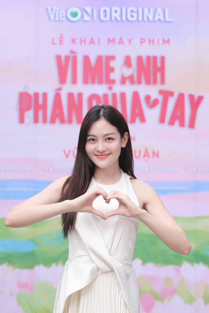 Hết làm "trai đẹp", Lê Phương dịu dàng bên Hồng Ánh- Ảnh 7. Hết làm "trai đẹp", Lê Phương dịu dàng bên Hồng Ánh- Ảnh 7.
