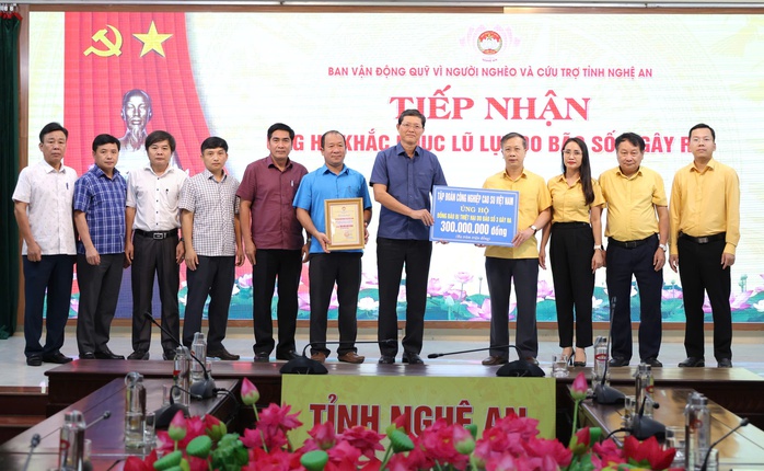 VRG hỗ trợ gần 1 tỉ đồng cho đồng bào và người lao động bị ảnh hưởng bão lũ- Ảnh 2. VRG hỗ trợ gần 1 tỉ đồng cho đồng bào và người lao động bị ảnh hưởng bão lũ- Ảnh 2.