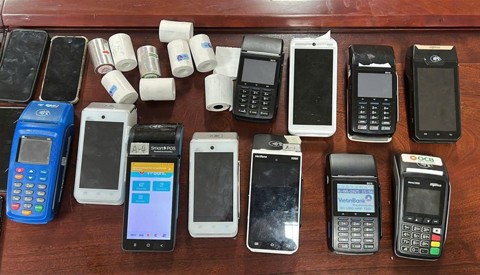 Nhóm người Trung Quốc lợi dụng lỗ hổng thanh toán quốc tế, chiếm đoạt 30 tỉ đồng- Ảnh 2. Nhóm người Trung Quốc lợi dụng lỗ hổng thanh toán quốc tế, chiếm đoạt 30 tỉ đồng- Ảnh 2.