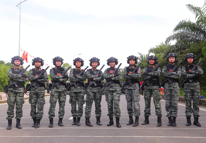 Ca sĩ Nguyễn Duyên Quỳnh ra mắt MV tri ân lực lượng Công an nhân dân - Ảnh 3.