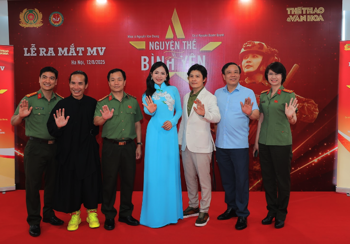 Ca sĩ Nguyễn Duyên Quỳnh ra mắt MV tri ân lực lượng Công an nhân dân - Ảnh 2.