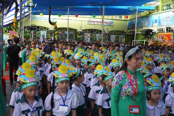 Bộ GD-ĐT thông tin góp ý chương trình chỉnh sửa một số môn học - Ảnh 1.