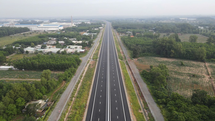 Cao tốc Biên Hòa - Vũng Tàu chính thức khai thác vào tháng 12-2025- Ảnh 4. Cao tốc Biên Hòa - Vũng Tàu chính thức khai thác vào tháng 12-2025- Ảnh 4.