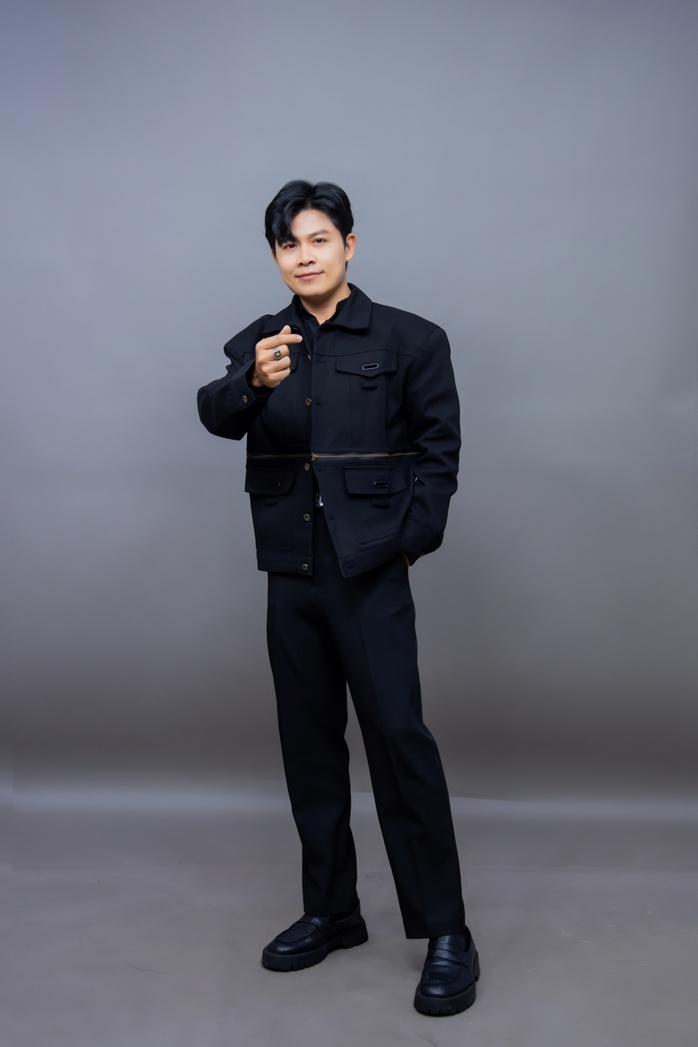 "Cỗ máy tạo hit" Nguyễn Văn Chung nắm giữ nhiều bí mật- Ảnh 4. "Cỗ máy tạo hit" Nguyễn Văn Chung nắm giữ nhiều bí mật- Ảnh 4.