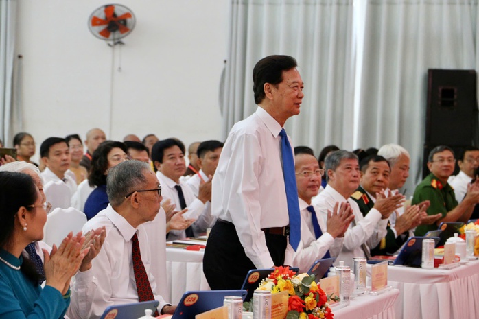 Nguyên Thủ tướng Nguyễn Tấn Dũng dự đại hội phường Xuân Hòa - Ảnh 1.