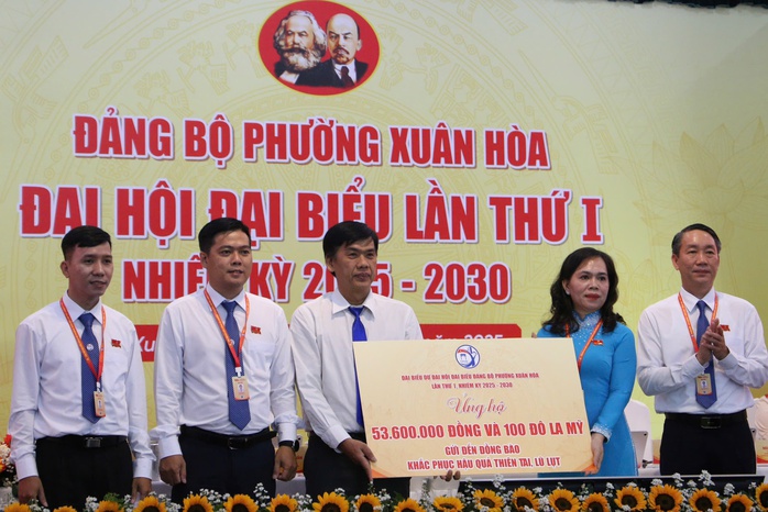 Nguyên Thủ tướng Nguyễn Tấn Dũng dự đại hội phường Xuân Hòa - Ảnh 5.