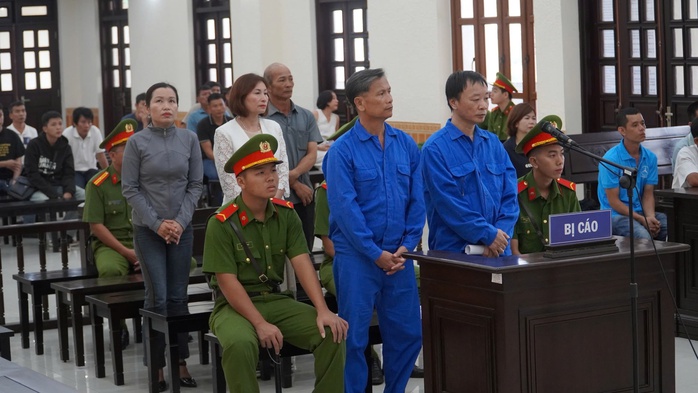 Vợ chồng cùng lĩnh án tù vì khai thác cát trái phép, trốn thuế hàng tỉ đồng- Ảnh 2. Vợ chồng cùng lĩnh án tù vì khai thác cát trái phép, trốn thuế hàng tỉ đồng- Ảnh 2.