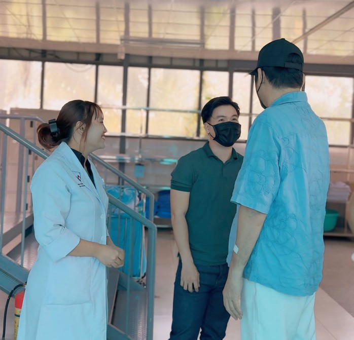 Diễn viên Huỳnh Anh Tuấn lộ diện sau đột quỵ, nhận nhiều lời chúc- Ảnh 2. Diễn viên Huỳnh Anh Tuấn lộ diện sau đột quỵ, nhận nhiều lời chúc- Ảnh 2.