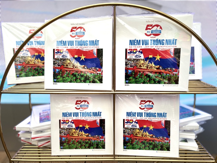 Sắc màu "50 năm niềm vui thống nhất"- Ảnh 3. Sắc màu "50 năm niềm vui thống nhất"- Ảnh 3.