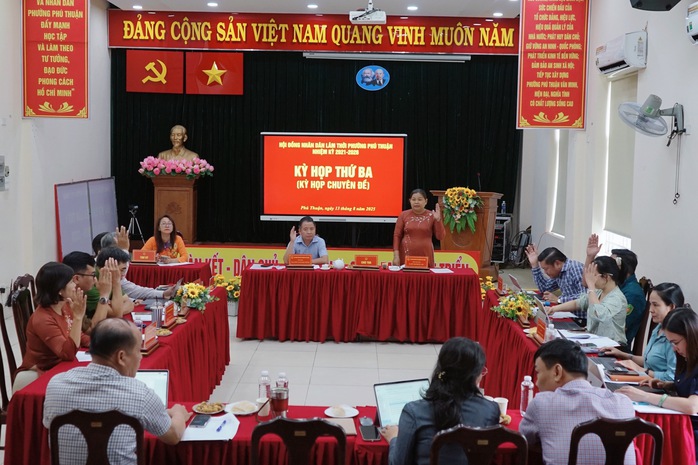  Phường Phú Thuận: Đẩy mạnh chuyển đổi số, đảm bảo an sinh xã hội - Ảnh 1.