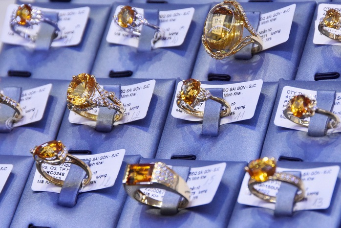 Giá vàng hôm nay 14-8 tăng tiếp khi đồng USD suy yếu và kỳ vọng cắt giảm lãi suất - Ảnh 1. Giá vàng hôm nay 14-8 tăng tiếp khi đồng USD suy yếu và kỳ vọng cắt giảm lãi suất - Ảnh 1.
