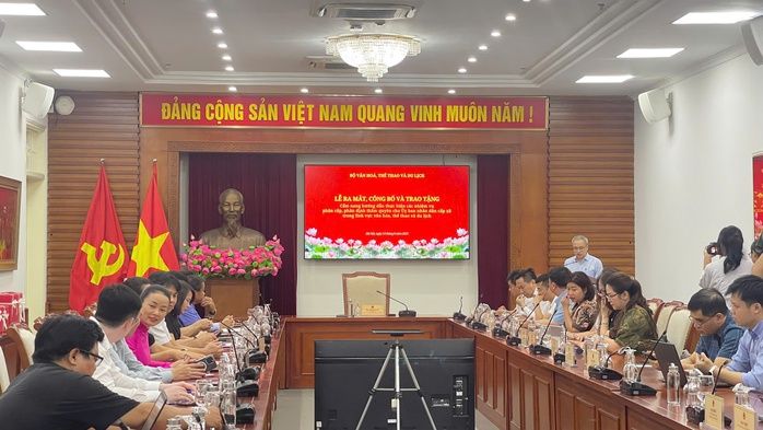 Ra mắt cẩm nang lĩnh vực VH-TT-DL tại chính quyền địa phương 2 cấp- Ảnh 2.
