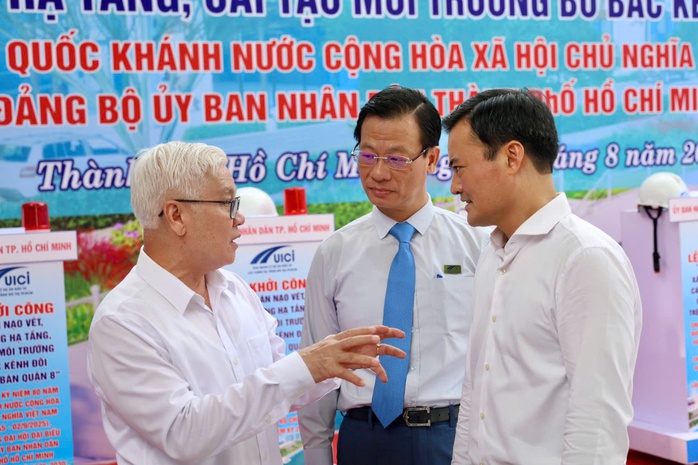 Khởi công công trình “thay áo” bờ Bắc Kênh Đôi - Ảnh 1.