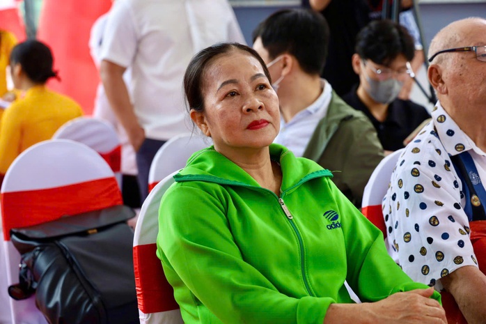 Khởi công công trình “thay áo” bờ Bắc Kênh Đôi - Ảnh 2.