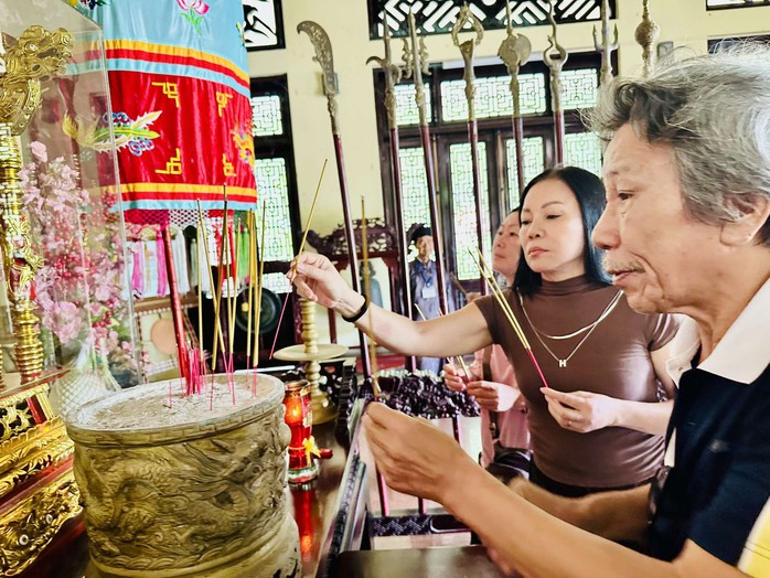 Tác giả, nghệ sĩ TP HCM gặp gỡ người giữ lửa ký ức về Thủ khoa Bùi Hữu Nghĩa - Ảnh 9.