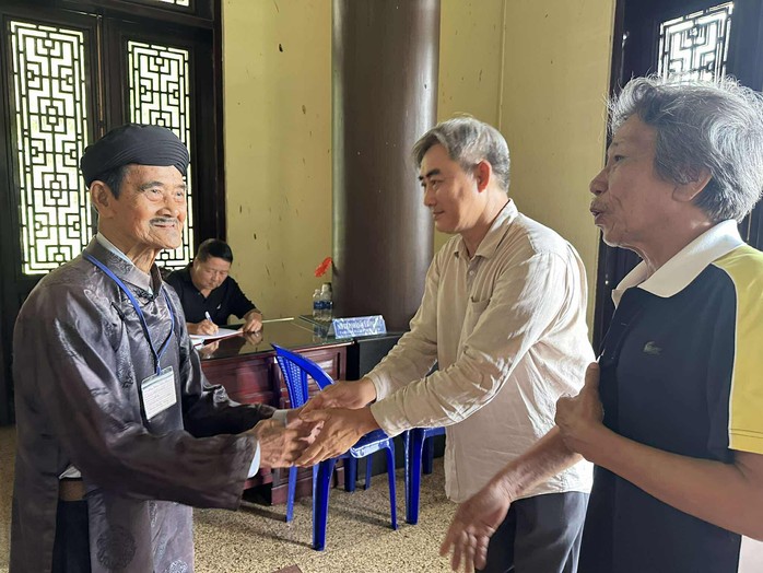 Tác giả, nghệ sĩ TP HCM gặp gỡ người giữ lửa ký ức về Thủ khoa Bùi Hữu Nghĩa - Ảnh 2.