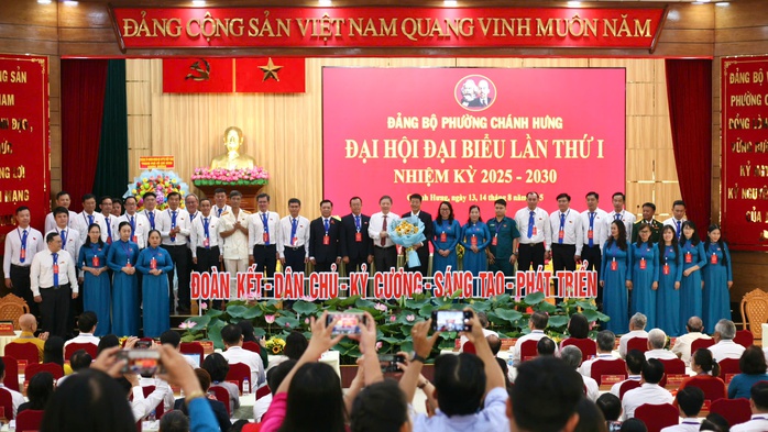 Hơn 200 đại biểu tham dự Đại hội Đảng bộ phường Chánh Hưng - Ảnh 9.