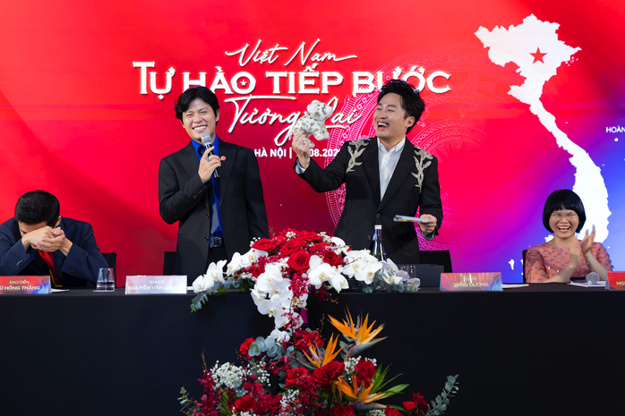 Bộ đôi nhạc sĩ Nguyễn Văn Chung - Tùng Dương ra MV mừng ngày Quốc khánh- Ảnh 1.