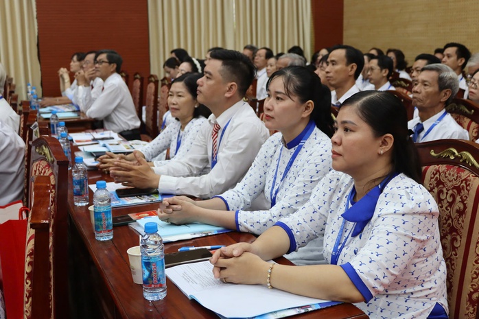Bà Nguyễn Thu Cúc giữ chức Bí thư Đảng ủy phường Thủ Dầu Một nhiệm kỳ 2025 - 2030 - Ảnh 10. Bà Nguyễn Thu Cúc giữ chức Bí thư Đảng ủy phường Thủ Dầu Một nhiệm kỳ 2025 - 2030 - Ảnh 10.