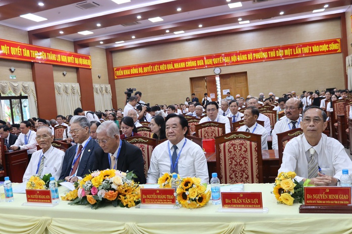 Bà Nguyễn Thu Cúc giữ chức Bí thư Đảng ủy phường Thủ Dầu Một nhiệm kỳ 2025 - 2030 - Ảnh 5. Bà Nguyễn Thu Cúc giữ chức Bí thư Đảng ủy phường Thủ Dầu Một nhiệm kỳ 2025 - 2030 - Ảnh 5.