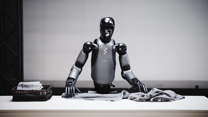 Robot “thần thánh” gấp quần áo siêu gọn – nói một câu là làm ngay!  - Ảnh 1.