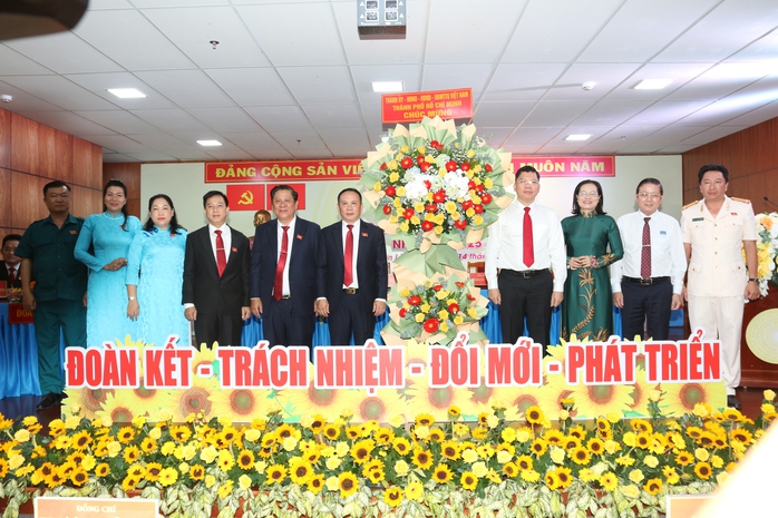 Ông Lâm Hùng Tấn giữ chức Bí thư Đảng ủy phường có mật độ dân số đứng thứ 2 trong cả nước - Ảnh 1.