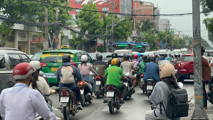 Tai nạn giao thông nghiêm trọng trên đường Quang Trung , TP HCM gây chết người - Ảnh 2.