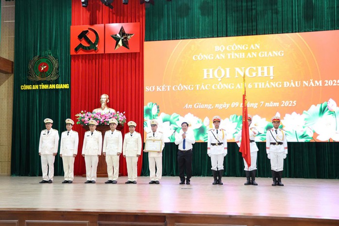 80 NĂM RỰC RỠ CHIẾN CÔNG (*): Phá "ổ vũ khí" lớn nhất nước - Ảnh 2.