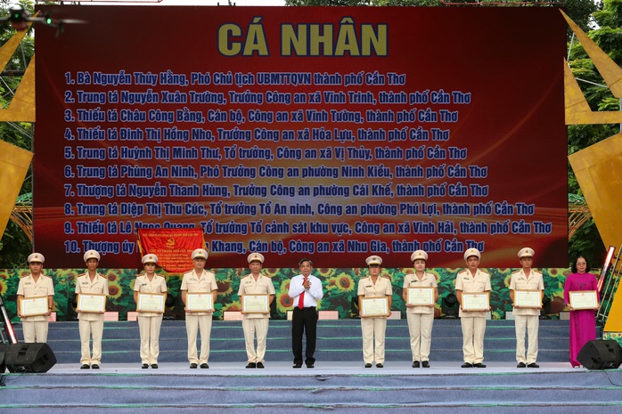 Giám đốc Công an Cần Thơ nói về việc thực hiện 6 nhiệm vụ trọng tâm - Ảnh 3.