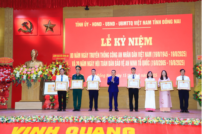 Đồng Nai kỷ niệm 80 năm Ngày truyền thống Công an nhân dân Việt Nam - Ảnh 6.