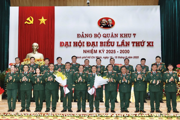 Thiếu tướng Trần Vinh Ngọc được bầu giữ chức Bí thư Đảng ủy Quân khu 7- Ảnh 2.