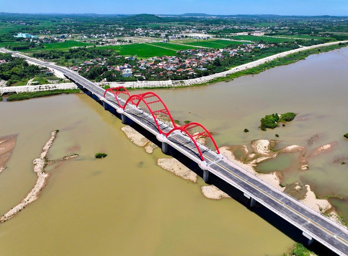 Cầu Trà Khúc 3 chính thức mang tên cầu Phước Lộc, biểu tượng mới của Quảng Ngãi - Ảnh 1.