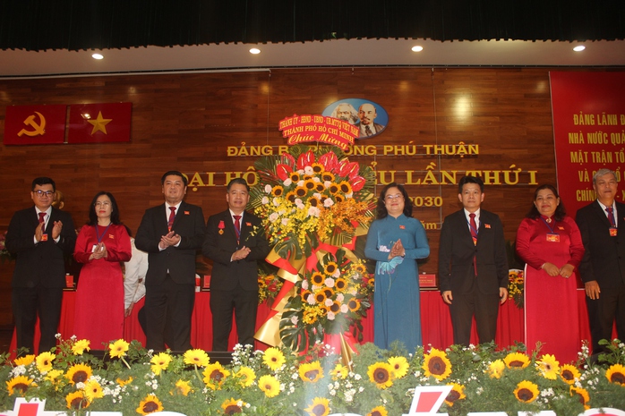 Phường Phú Thuận: Đẩy nhanh đầu tư phát triển giao thông để giảm ùn tắc - Ảnh 1.