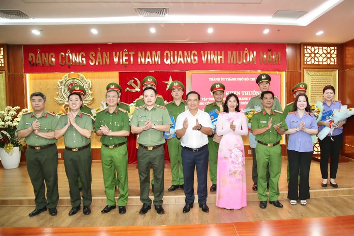 Hơn 300 trinh sát Công an TP HCM tham gia chuyên án đặc biệt - Ảnh 1.