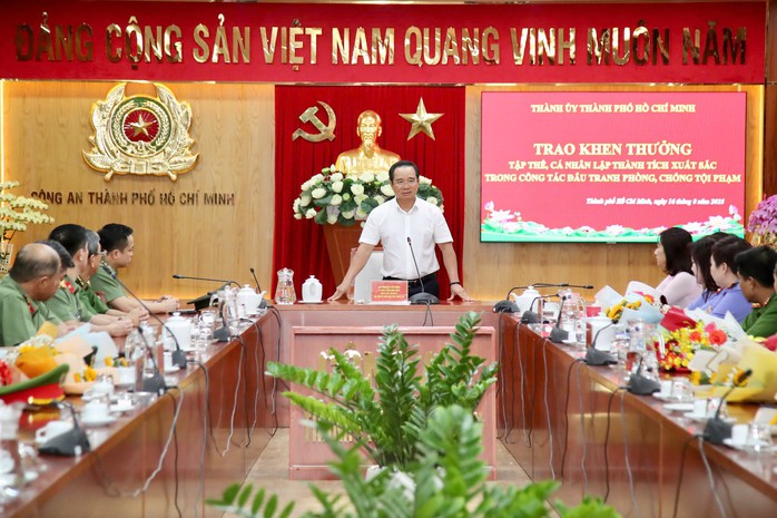 Hơn 300 trinh sát Công an TP HCM tham gia chuyên án đặc biệt - Ảnh 2.