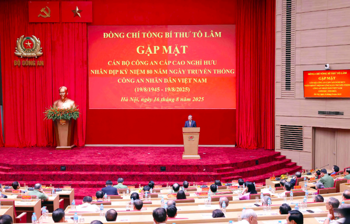 Tổng Bí thư Tô Lâm chỉ ra 8 bài học kinh nghiệm của lực lượng Công an nhân dân- Ảnh 1.