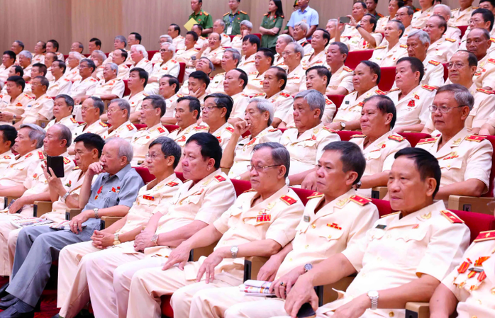 Tổng Bí thư Tô Lâm chỉ ra 8 bài học kinh nghiệm của lực lượng Công an nhân dân- Ảnh 3.