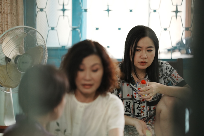 Việt Hương, Hồng Đào đồng loạt "lên chức" bà ngoại - Ảnh 5.