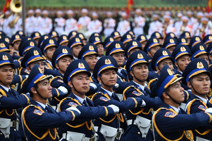 VIDEO: Hơn 16.000 cán bộ, chiến sĩ hợp luyện diễu binh, diễu hành dưới trời mưa tầm tã- Ảnh 5.