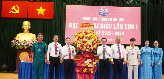 Phát triển kinh tế - xã hội tại TP HCM hướng tới tầm cao mới - Ảnh 1.
