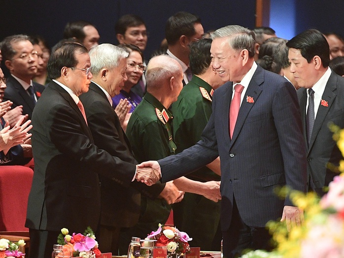 Tổng Bí thư Tô Lâm: Mỗi cán bộ, chiến sĩ công an
phải thấm nhuần quan điểm "Nhân dân là gốc"- Ảnh 3. Tổng Bí thư Tô Lâm: Mỗi cán bộ, chiến sĩ công an
phải thấm nhuần quan điểm "Nhân dân là gốc"- Ảnh 3.