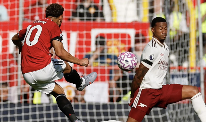 Man United gục ngã tại Old Trafford, Arsenal thăng hoa ngày khai mạc - Ảnh 3.