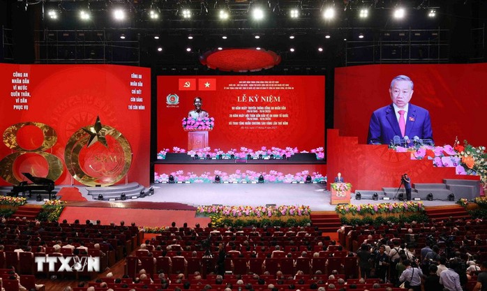 Tổng Bí thư Tô Lâm: "Thế trận lòng dân" là điểm tựa
bền vững nhất- Ảnh 3. Tổng Bí thư Tô Lâm: "Thế trận lòng dân" là điểm tựa
bền vững nhất- Ảnh 3.