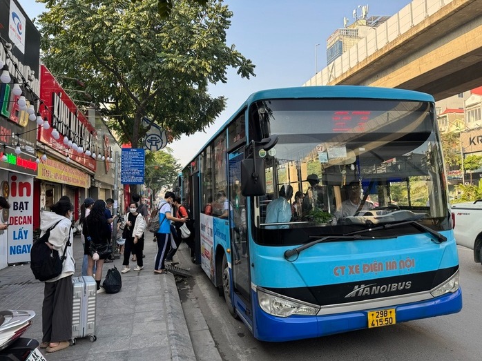 Người dân nên đi xem diễu binh, diễu hành Quốc khánh 2-9 bằng phương tiện gì?- Ảnh 4. Người dân nên đi xem diễu binh, diễu hành Quốc khánh 2-9 bằng phương tiện gì?- Ảnh 4.